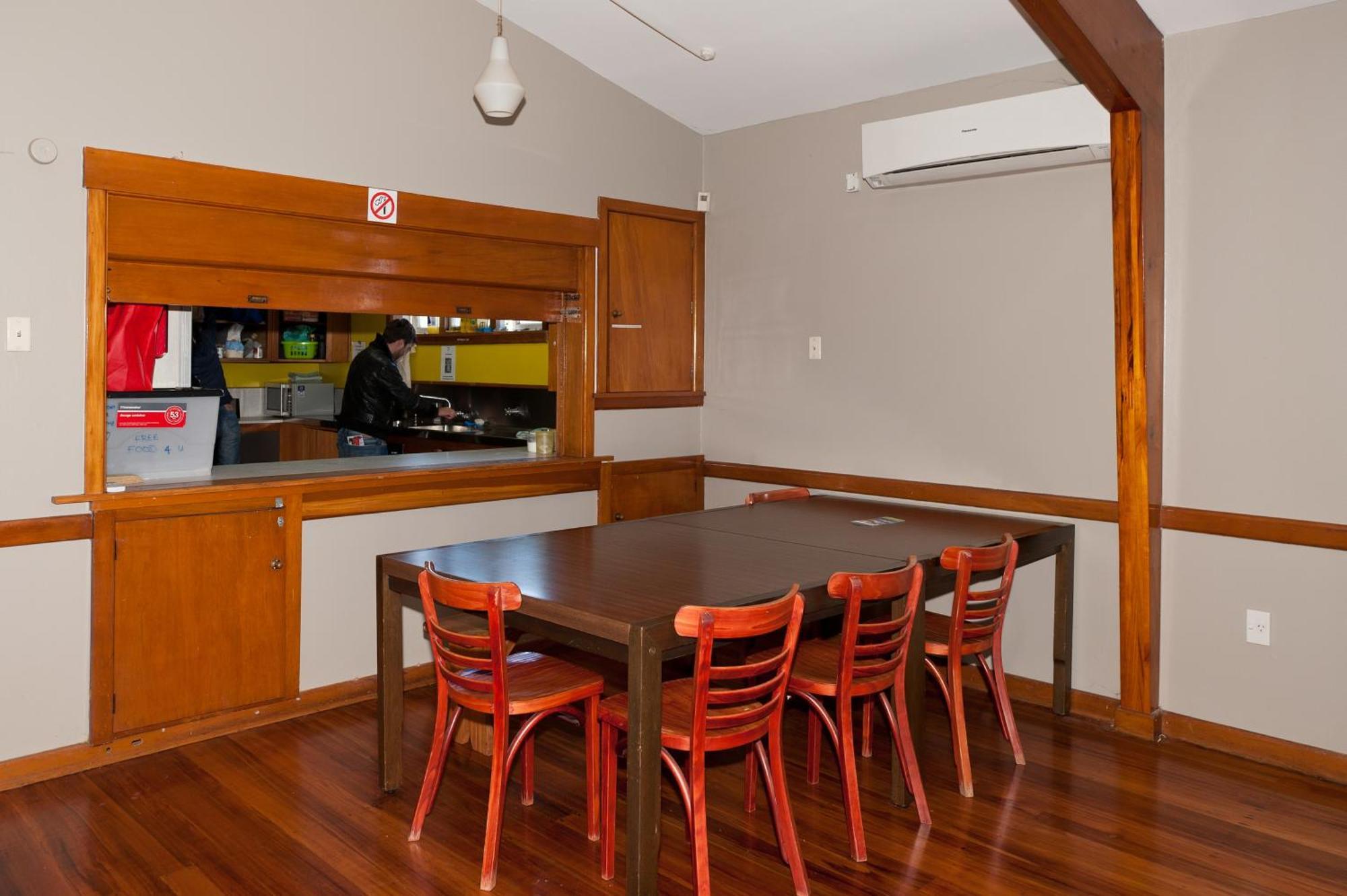 85 On Bealey Hostel Christchurch Bagian luar foto